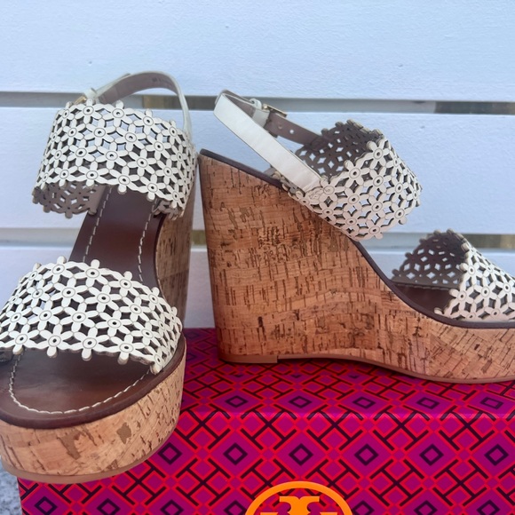 Tory Burch Cork Platform Wedge Sandals Cream Cutout Leather Women’s Sz 8 NEW - Picture 9 of 12